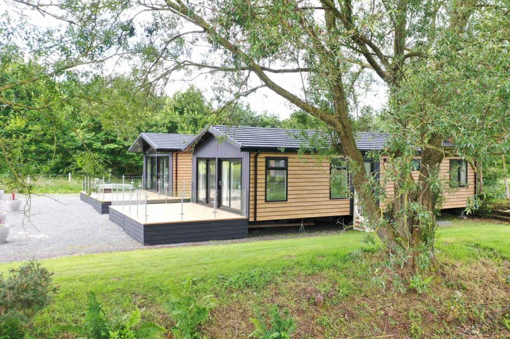 Show lodges at Eden Lodge Retreat